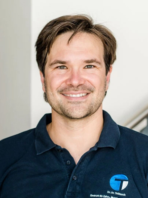 Dr. Christoph Bremmer