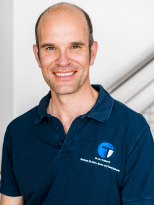 Dr. Christoph Bremmer